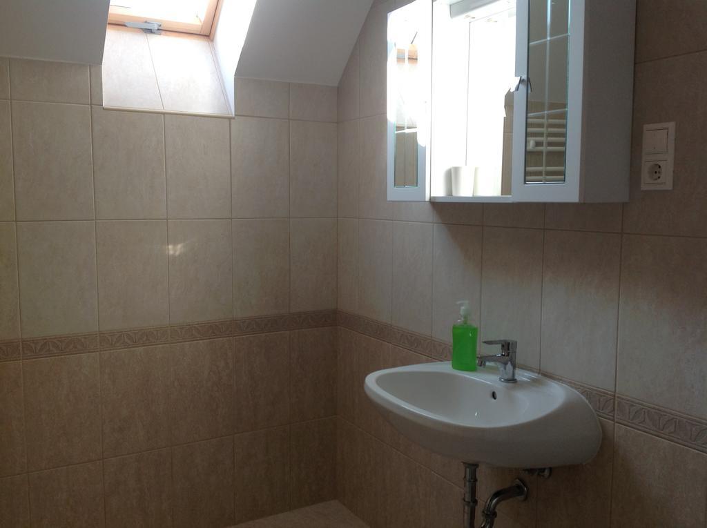 Attila Apartmanhaz Hotel เฮวิซ ห้อง รูปภาพ