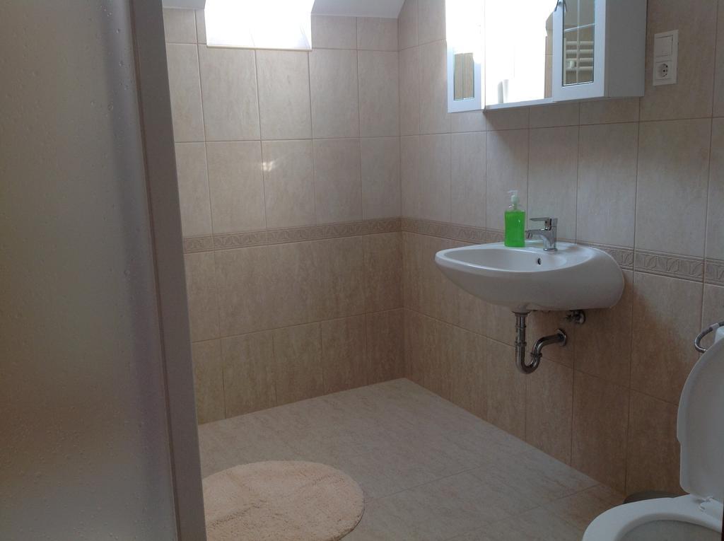 Attila Apartmanhaz Hotel เฮวิซ ห้อง รูปภาพ