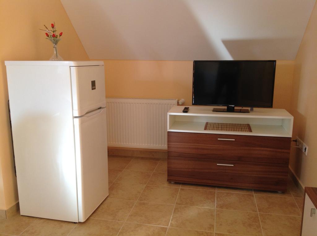 Attila Apartmanhaz Hotel เฮวิซ ห้อง รูปภาพ