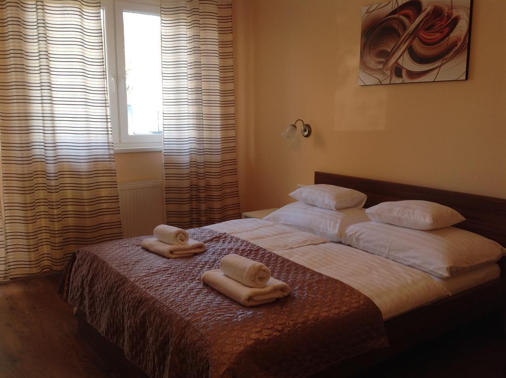 Attila Apartmanhaz Hotel เฮวิซ ห้อง รูปภาพ
